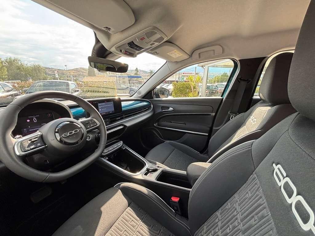 Fiat 600 Hybrid 110 CV DCT MHEV 2025 / KM 19.000 Tua a solo 215 Euro al mese