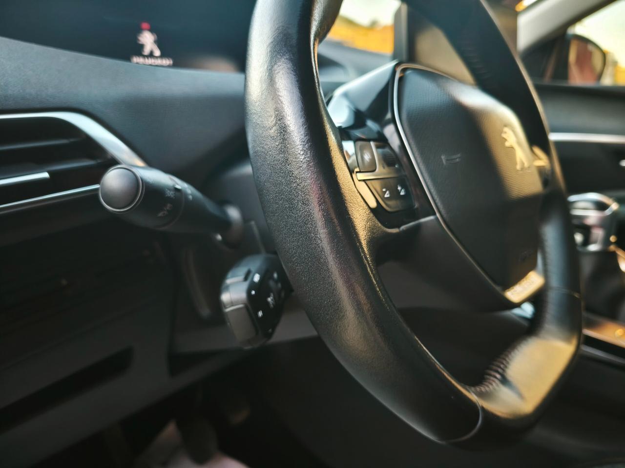 Peugeot 3008 HDi 130 CV Allure Navi Virtual Camera
