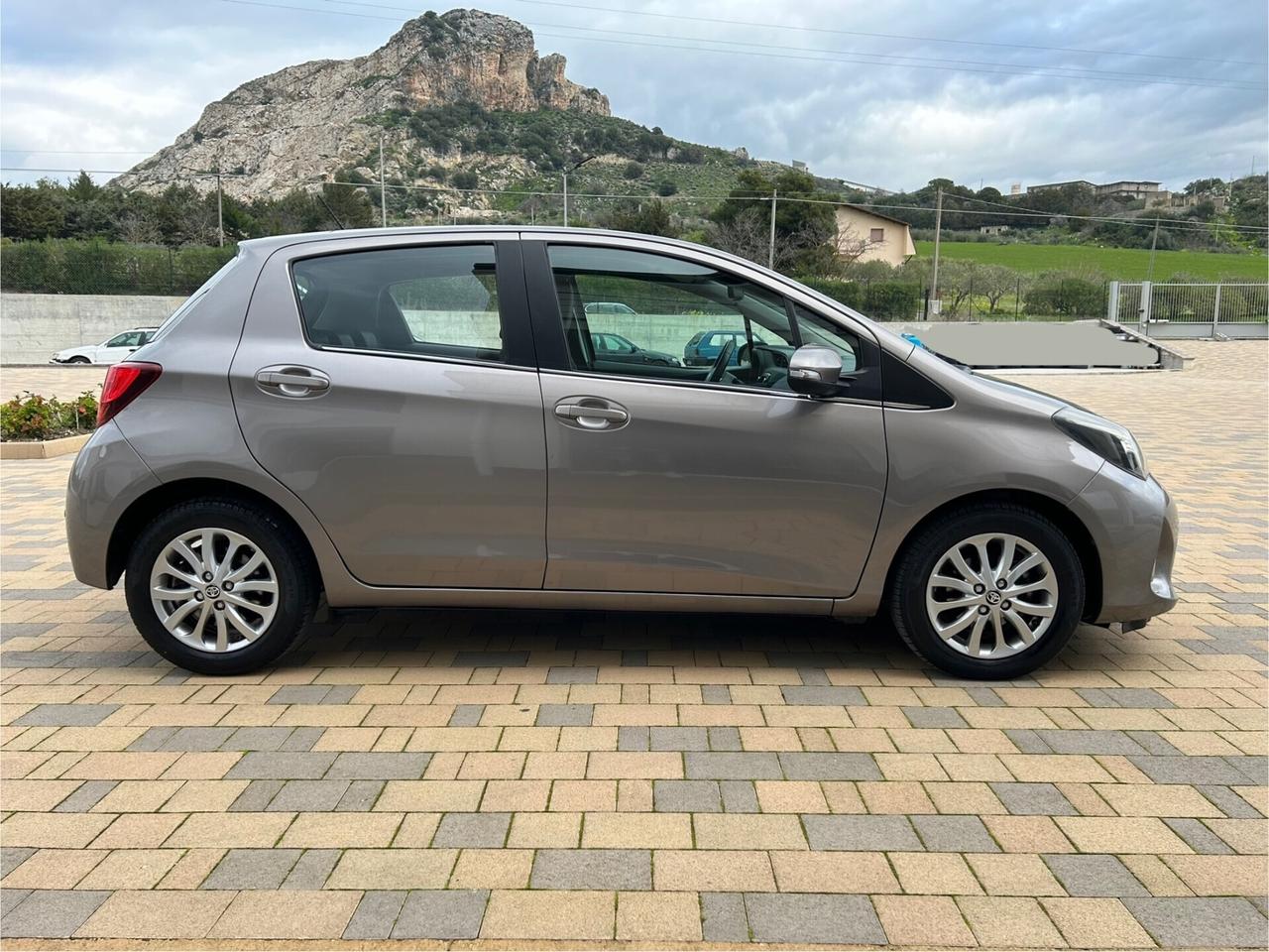 Toyota Yaris 1.4 D-4D 5 porte Lounge FULL OPTIONAL