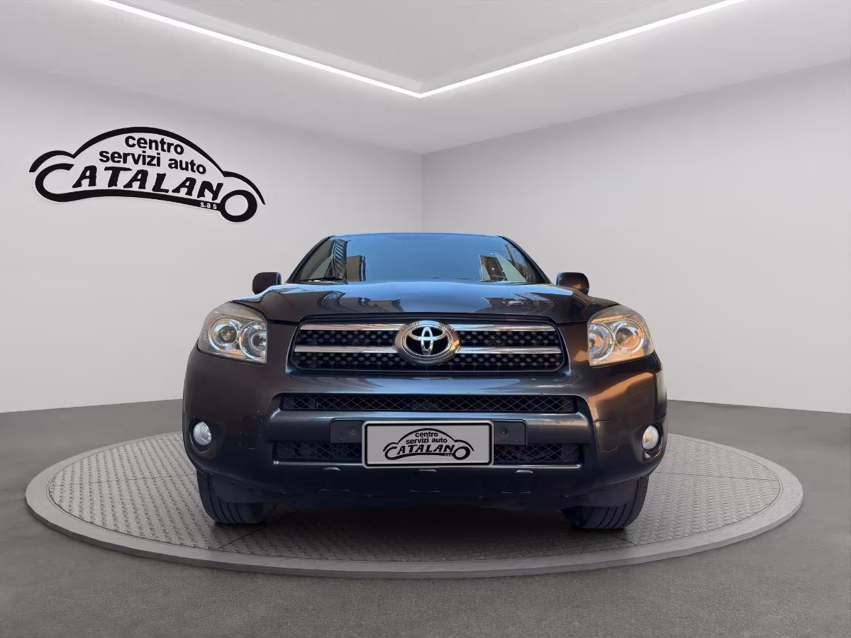 TOYOTA - RAV4 - 2.2 D-Cat 177CV Luxury pelle