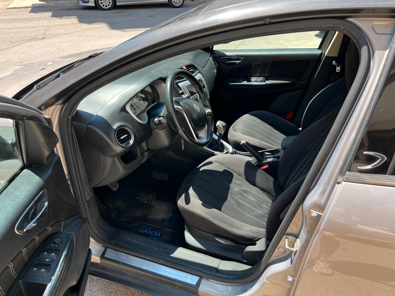 Lancia Delta 1.6 MJT DPF Oro