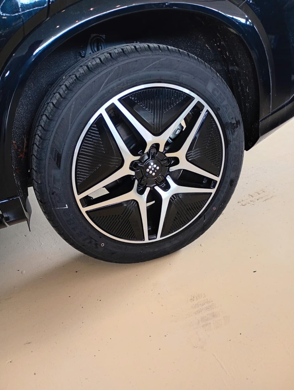 DFSK E5 1.5 PHEV LUXURY