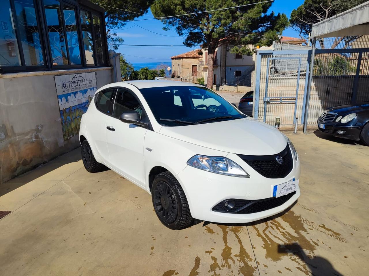 Lancia Ypsilon 1.2 69 CV 5 porte S&S Elefantino Blu