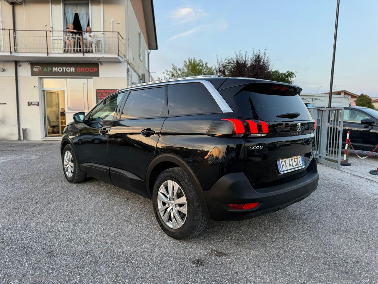 PEUGEOT 5008 BlueHDi 130 S&S EAT8 Allure