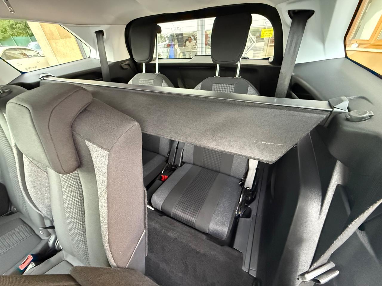 Peugeot 5008 -1.6 Diesel 120 cv-Gancio Traino