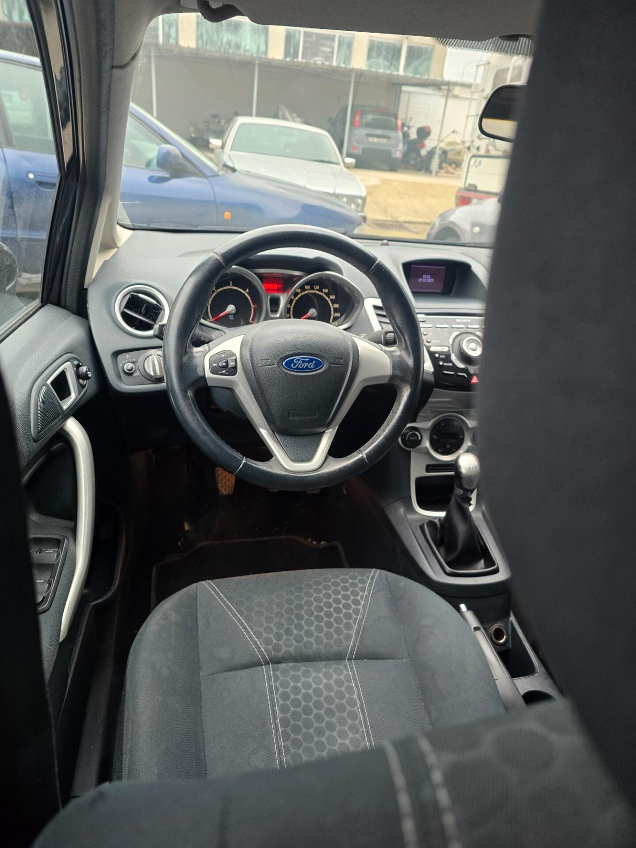 Ford Fiesta 1.4 TDCi 70CV 5 porte Titanium