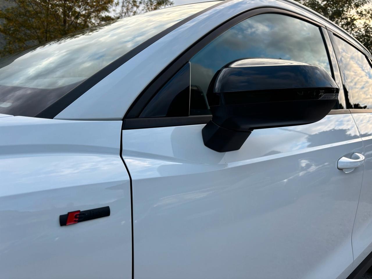 Audi Q3 35 TDI S tronic IDENTITY BLACK - SPORT