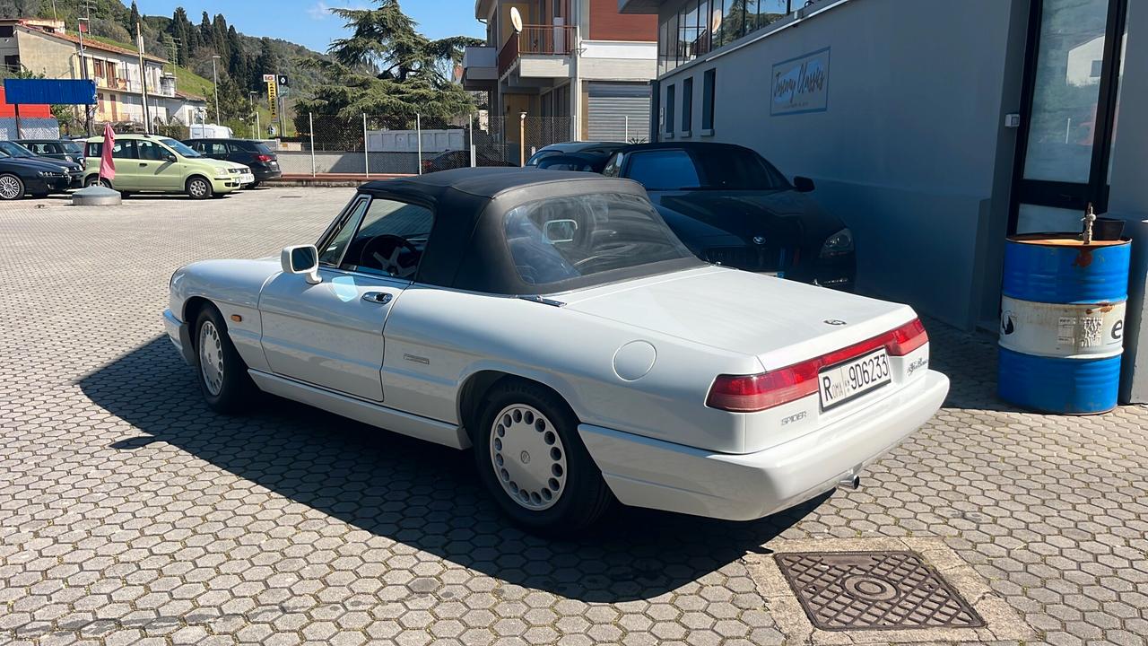 Alfa Romeo Spider quarta serie con motore 2.0
