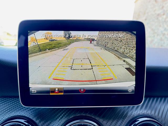 MERCEDES-BENZ GLA 180 PACK NIGHT+NAVI+FULL LED+R.CAM+PORT.ELETTRICO