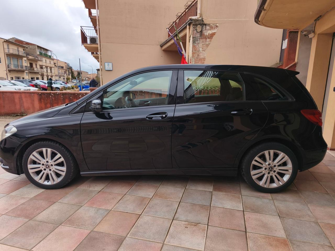 Mercedes-Benz B 180 cdi POCHI KM PROMO COMPRESO PASSAGGIO