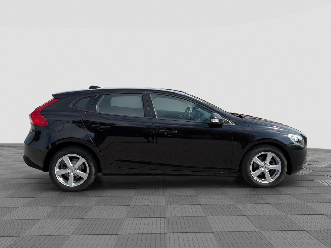 VOLVO V40 D2 Business