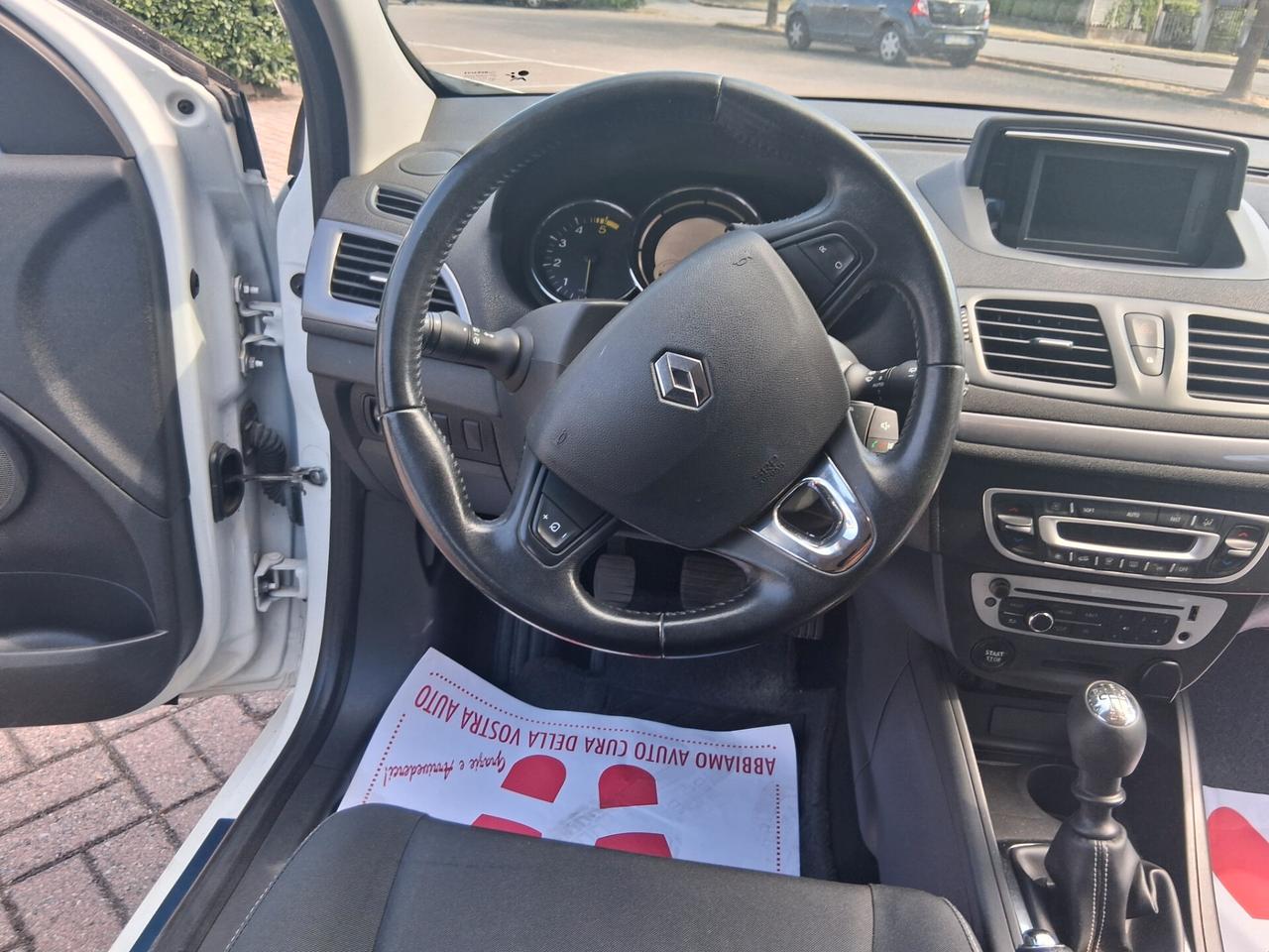 Renault Megane Mégane 1.5 dCi 95CV Start&Stop SporTour Limited..CELL 320 147 1147 WUATSAPP