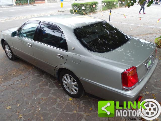 TOYOTA Crown Majesta 4.0 V8 S170 - 1999 ASI - Import