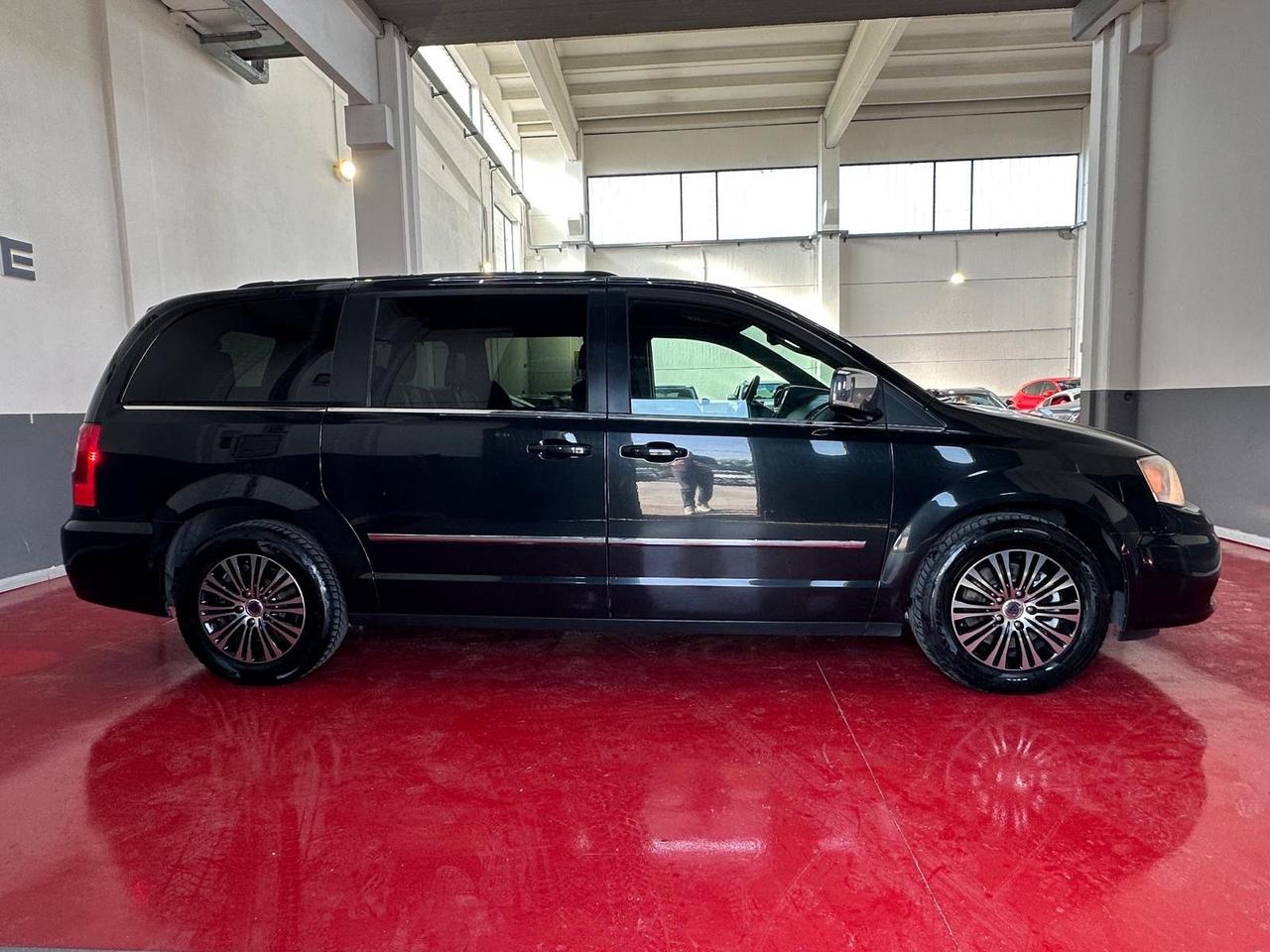 Lancia Voyager 2.8 Turbodiesel S 177 CV