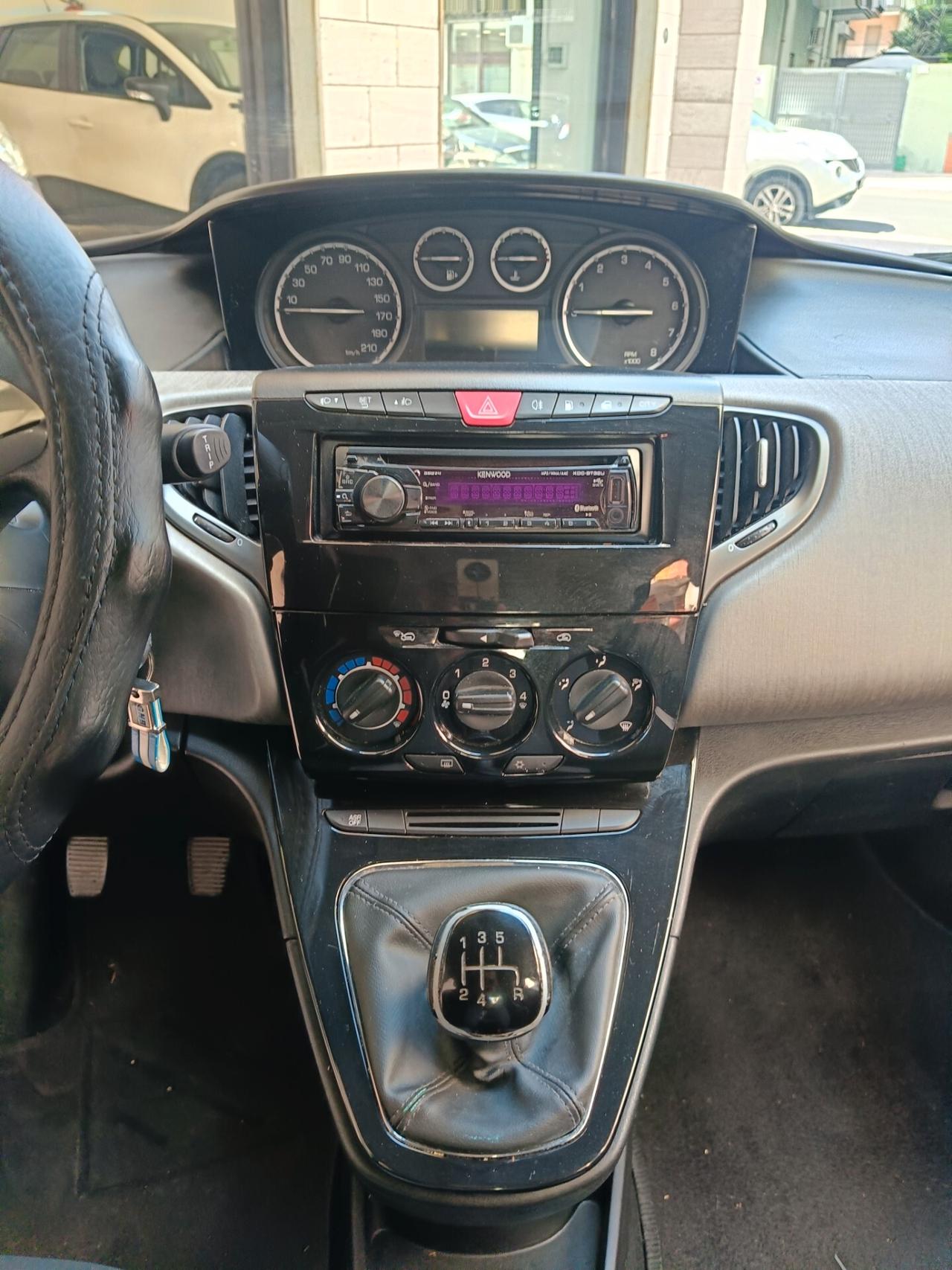 LANCIA YPSILON 900 BENZ/METANO-NEOPATENTATI-Euro5900