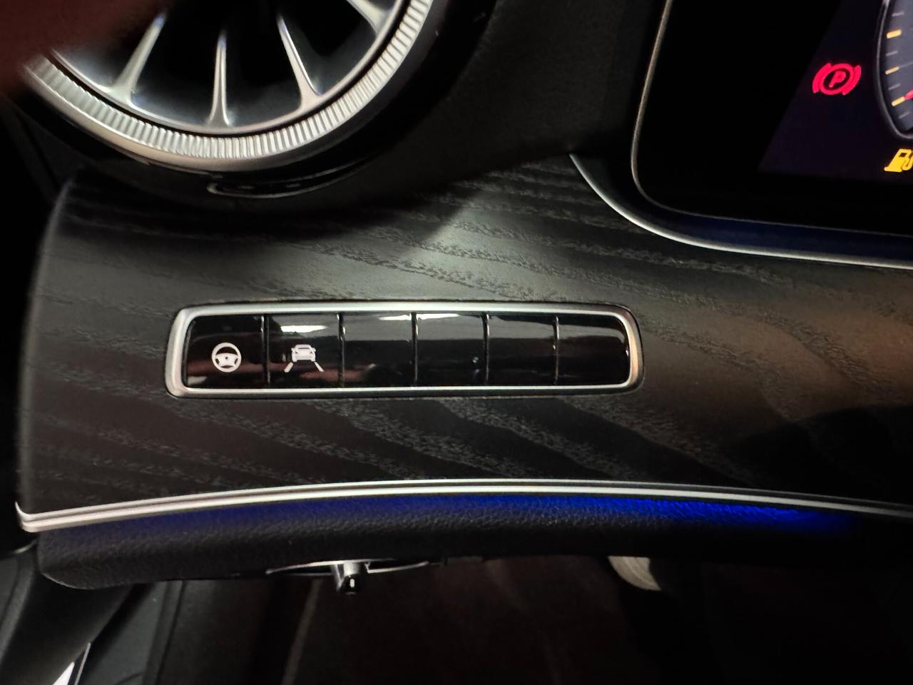 MERCEDES -BENZ E220 4 MATIC COUPè 2019 FULL