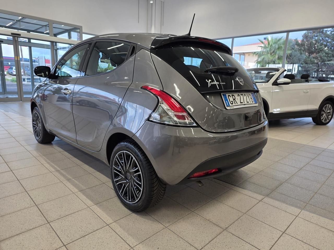 Lancia Ypsilon 1.0 FireFly 5 porte S&S Hybrid Gold