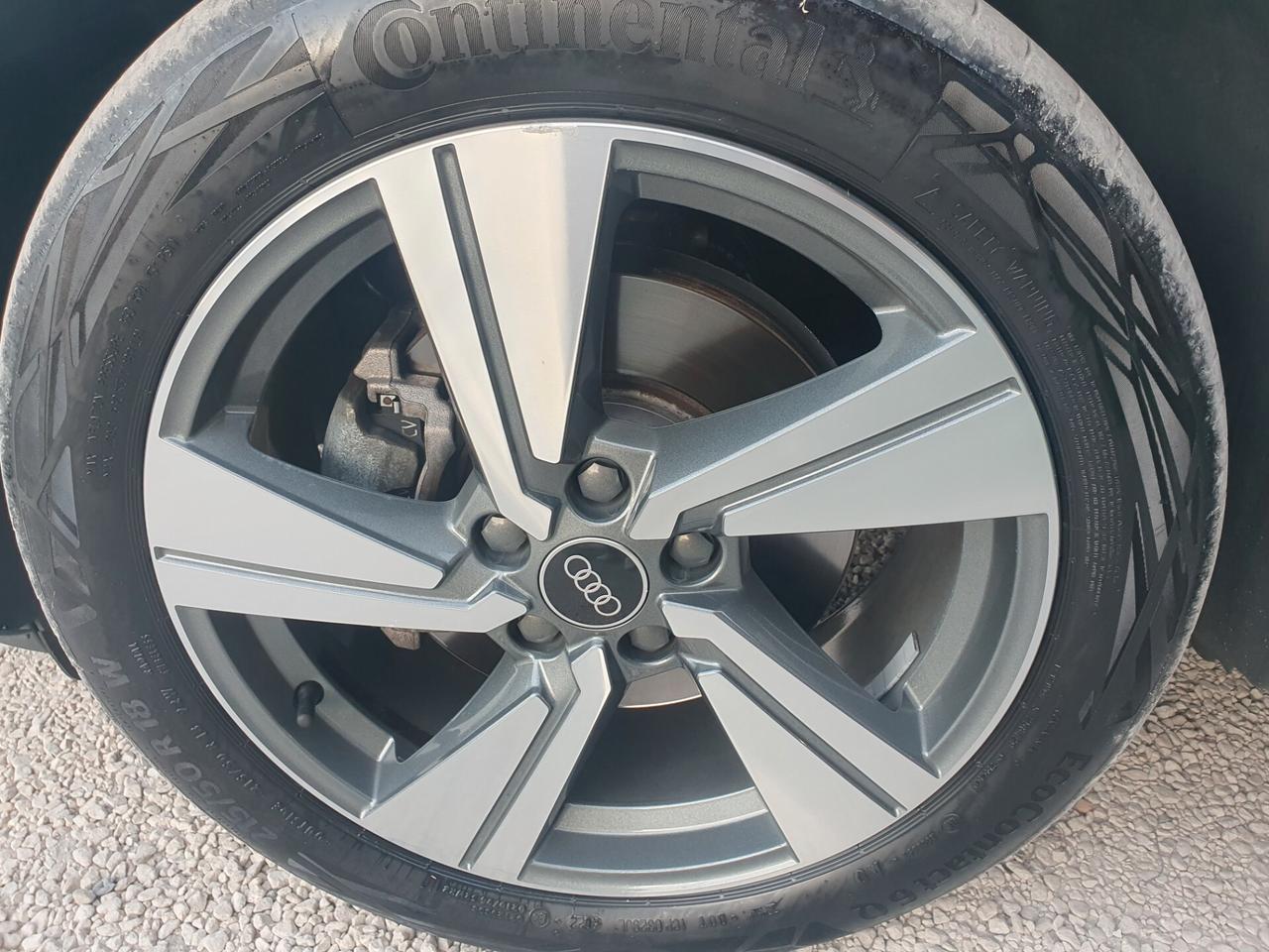 Audi Q2 35 TDI quattro S tronic Identity Black