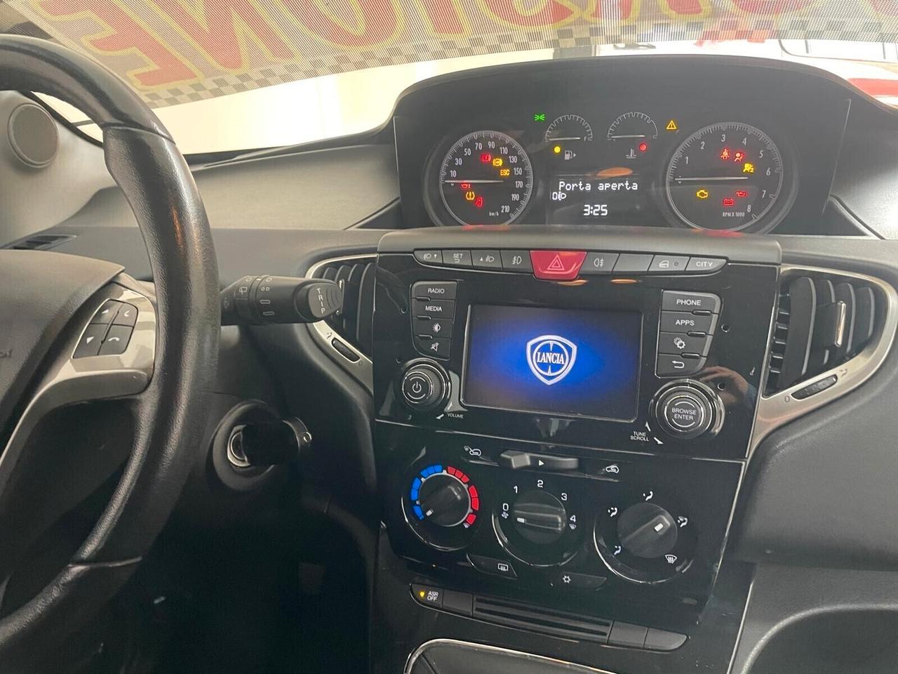 Lancia Ypsilon 1.2 69 CV 5 porte Gold