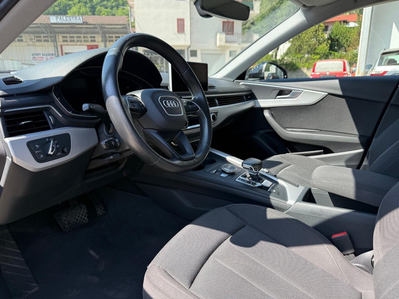 Audi A4 30 TDI S tronic Business