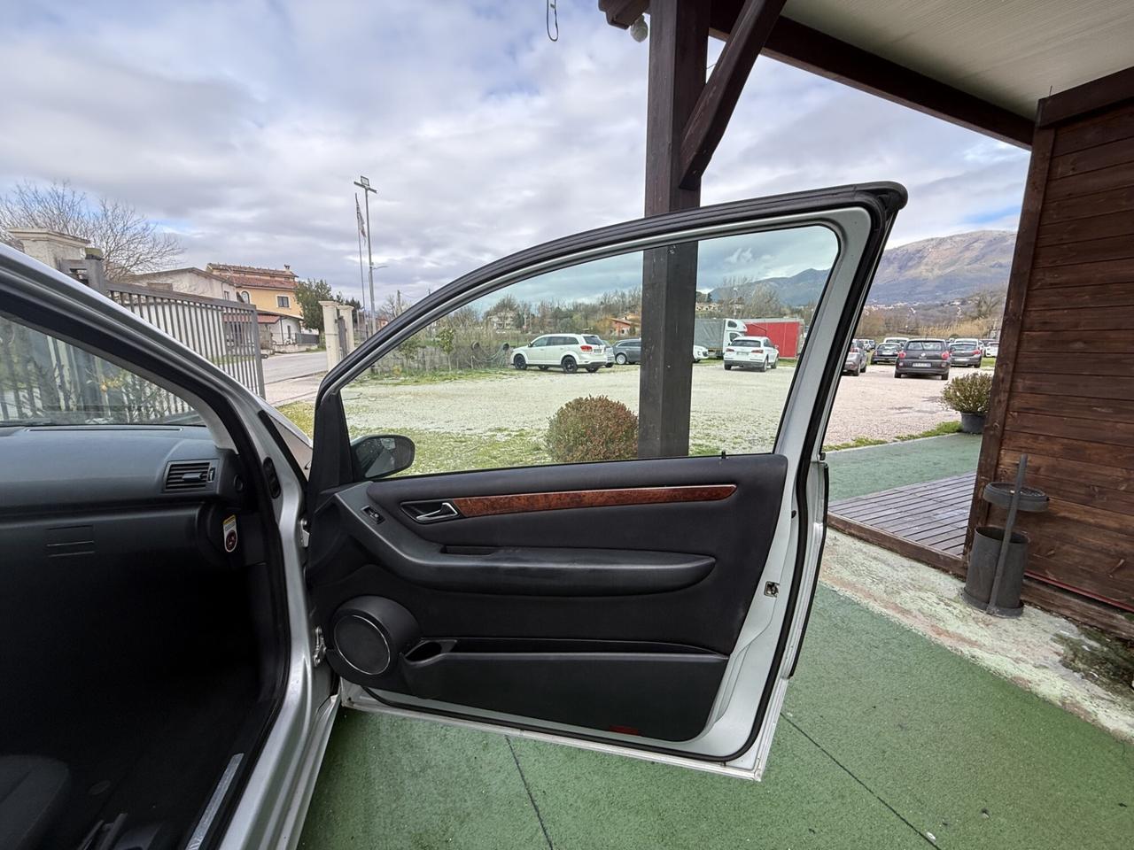 MERCEDES CLASSE A 150 COUPE AVANTGARDE EDITION