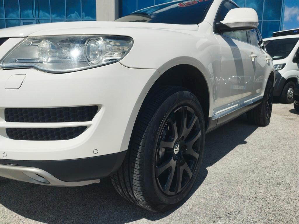 Volkswagen Touareg 3.0/240CV V6 TDI DPF tip. Executive
