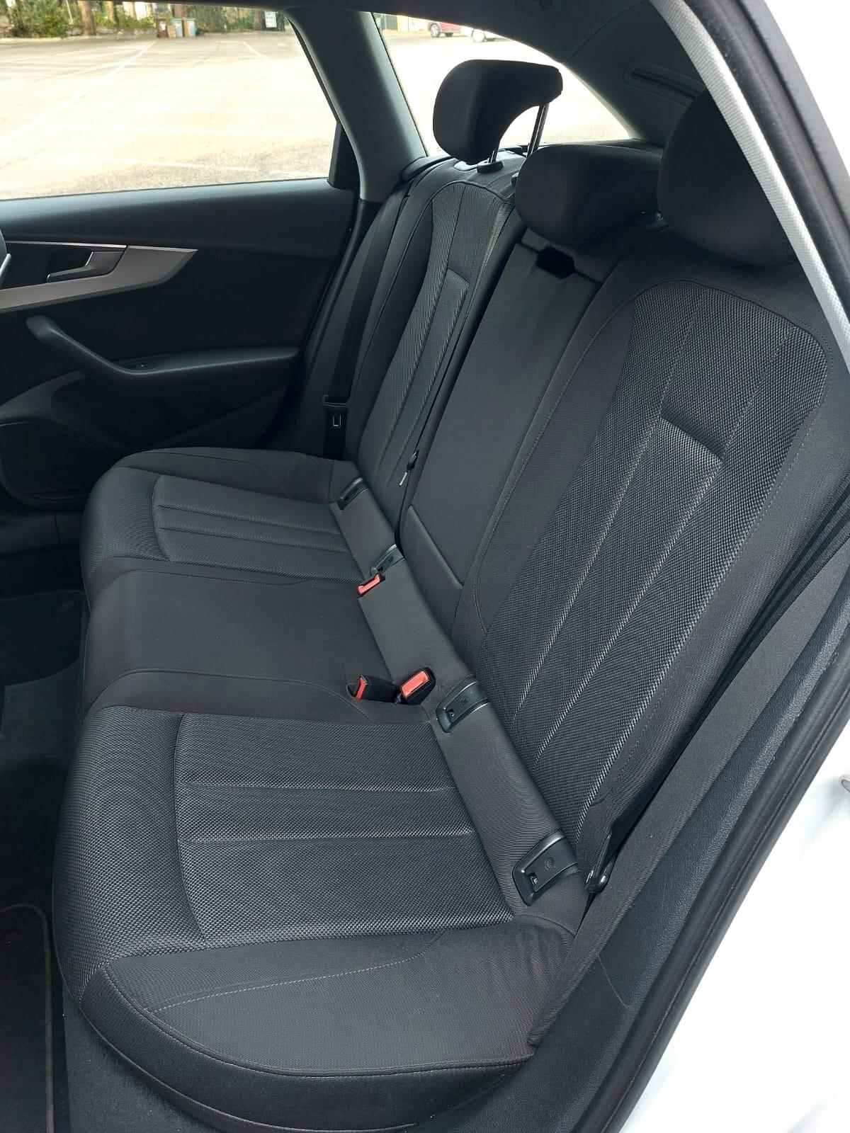 Audi A4 Avant 2.0 TDI 150 CV S tronic SLine