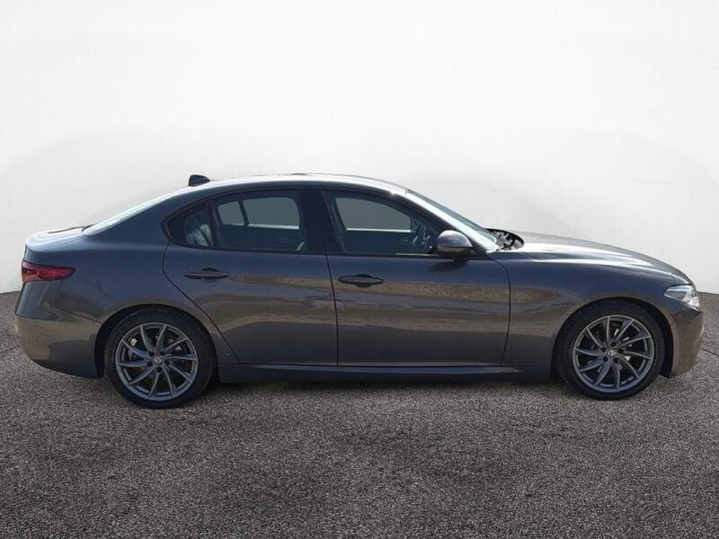 Alfa Romeo Giulia 2.2 Turbo AT8 180CV Super