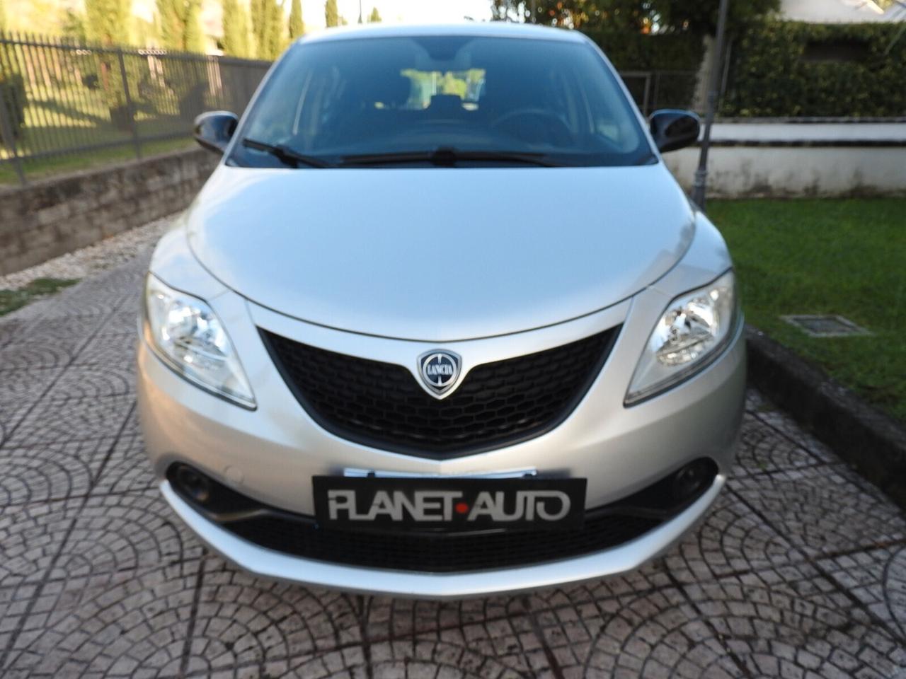 Lancia Ypsilon 1.2 69 CV 5 porte Gold NEOPATENTATI