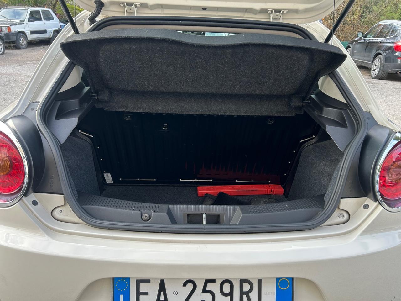 Alfa Romeo MiTo 1.6 JTDm 16V Distinctive Sport Pack