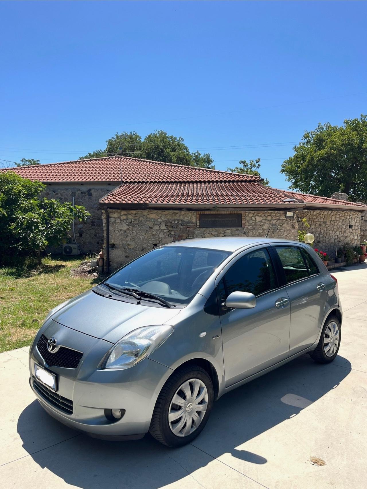 Toyota Yaris 1.4 D-4D Navi 90CV EUOR4 1PROPRIETA POCHI KM 120M CERTIFI
