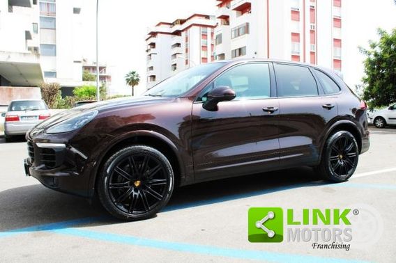 PORSCHE - Cayenne - 3.0 Diesel Platinum Edition