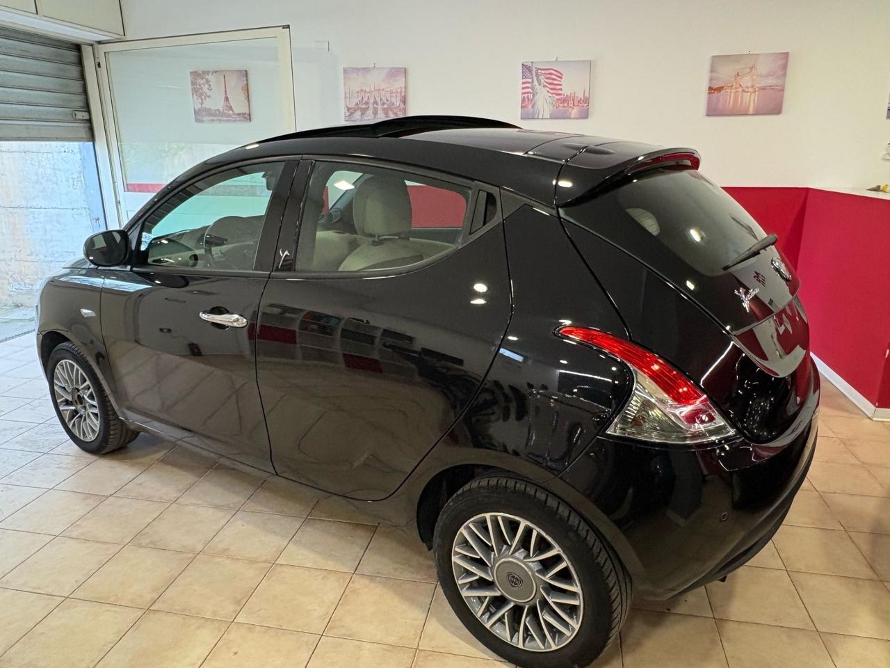 Lancia Ypsilon 0.9 TwinAir 85 CV 5 porte S&S Platinum