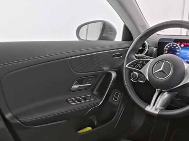 MERCEDES-BENZ CLA 180 Automatic Shooting Brake Progressive Advanced