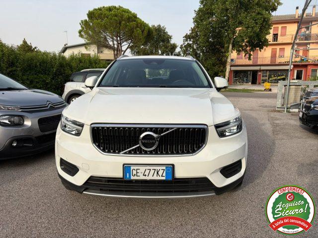 VOLVO XC40 T2 Geartronic Momentum