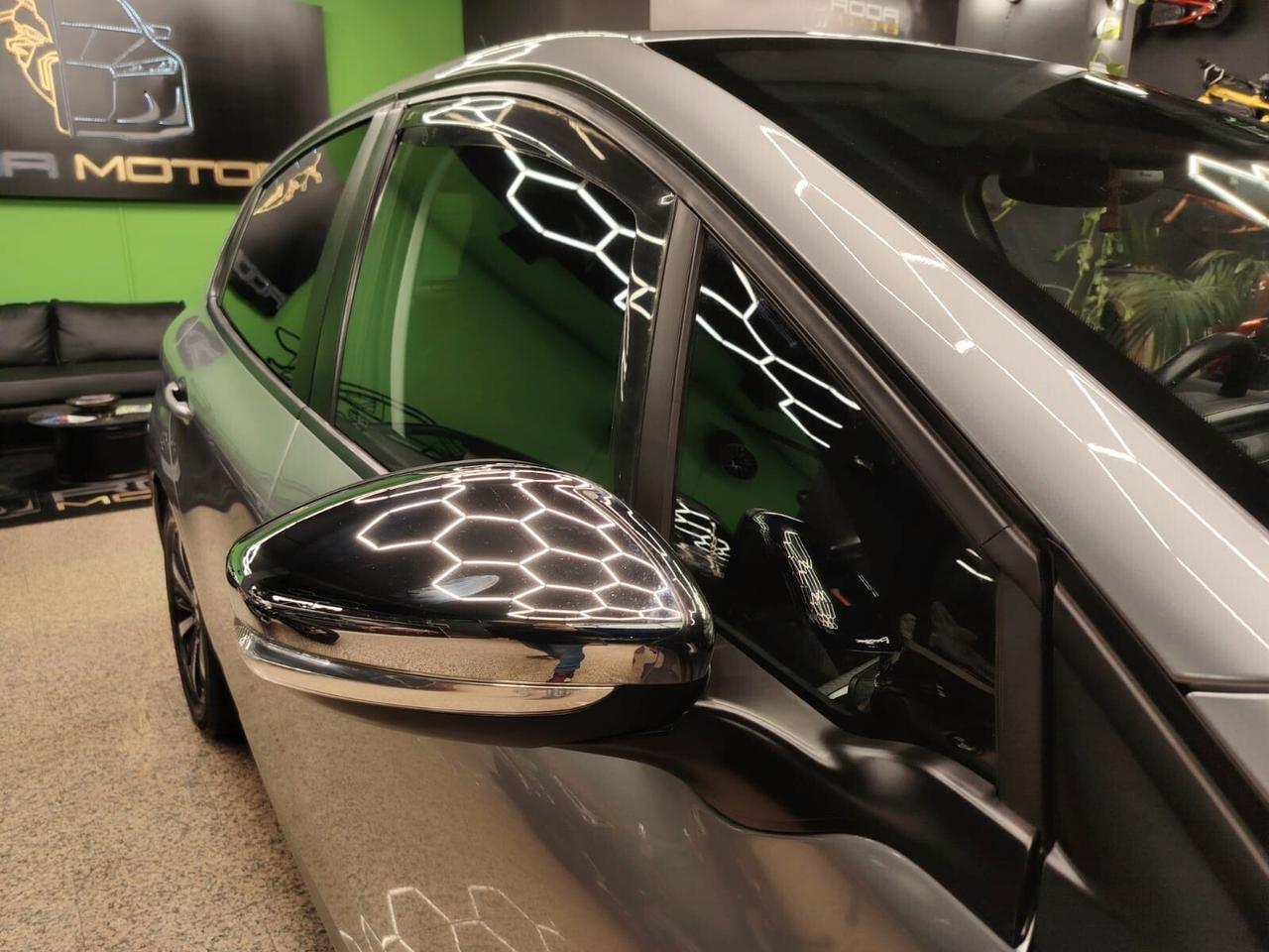 Peugeot 208 BlueHDi 100 S&S 5 porte Signature