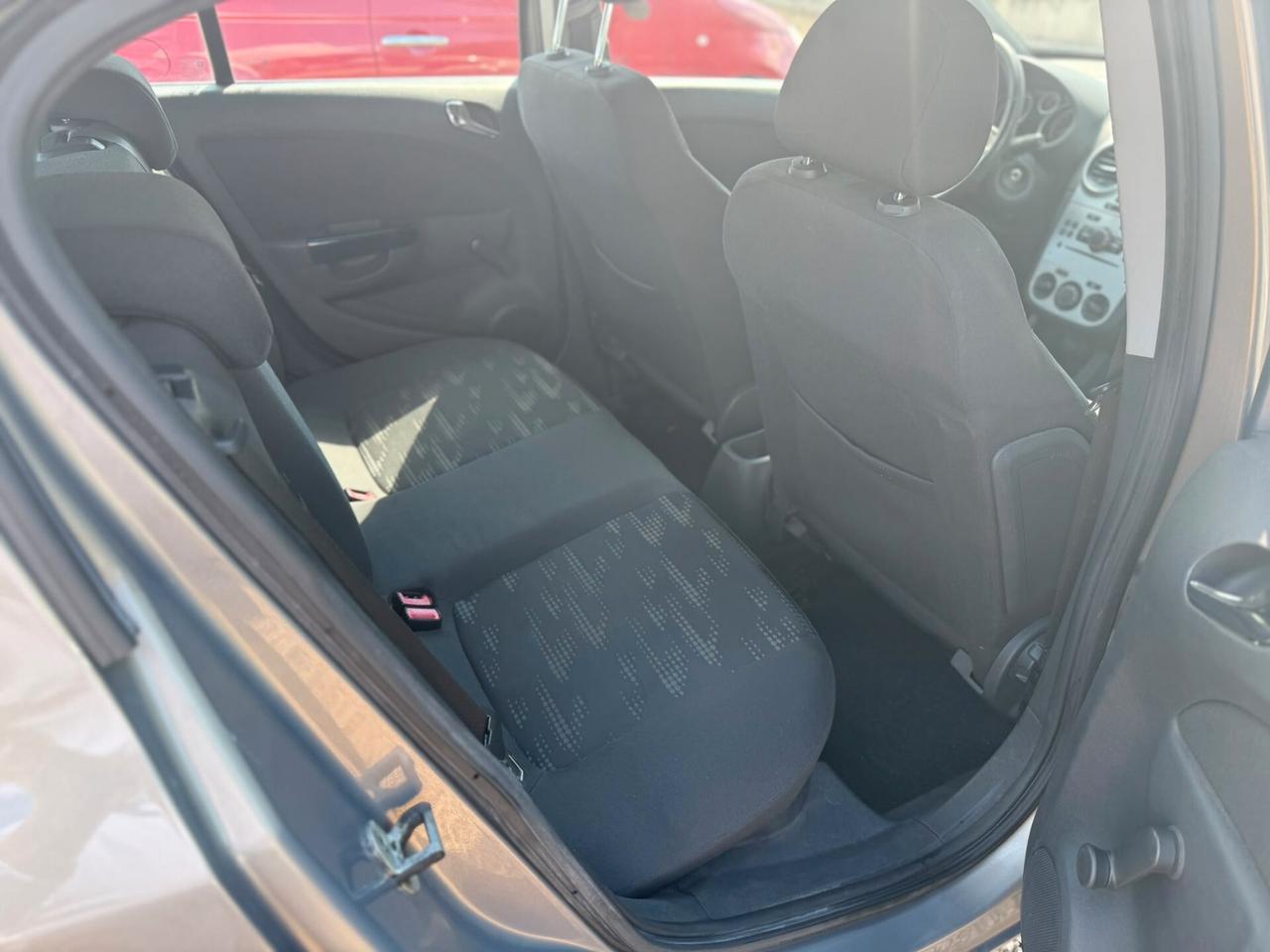 Opel Corsa 1.2 5 porte Cosmo