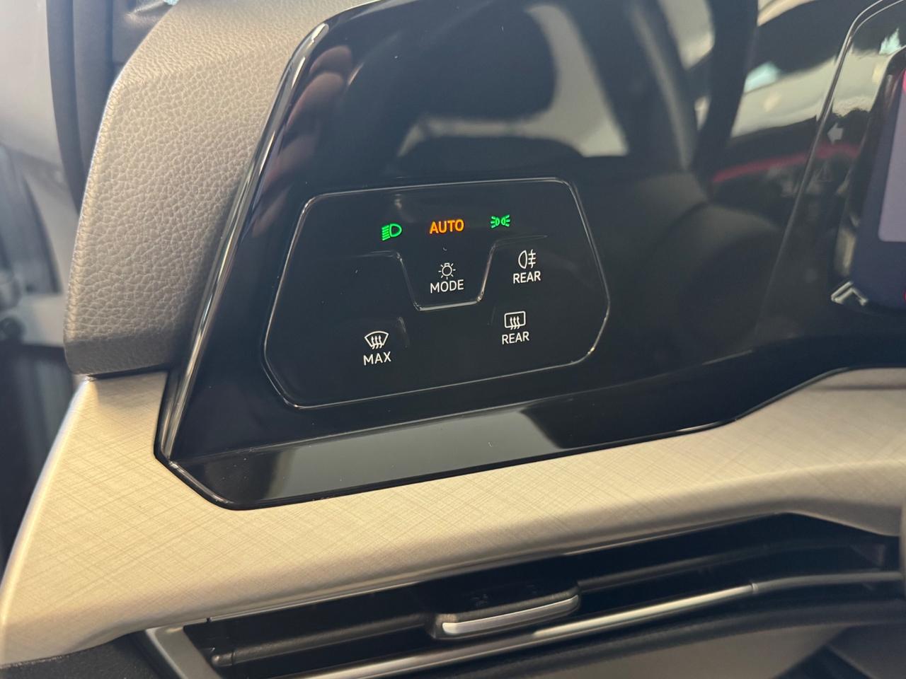 Volkswagen Golf 8 2.0 TDI 116 Cv Style