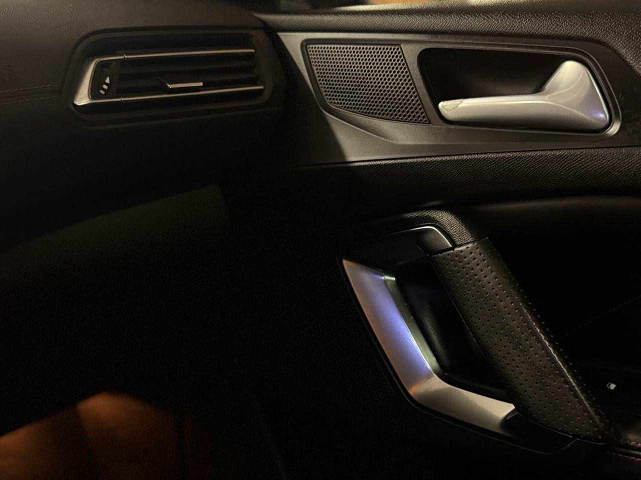 MERAVIGLIOSA PEUGEOT 308 GT CON TETTO PANORAMICO CON 128.162 KM