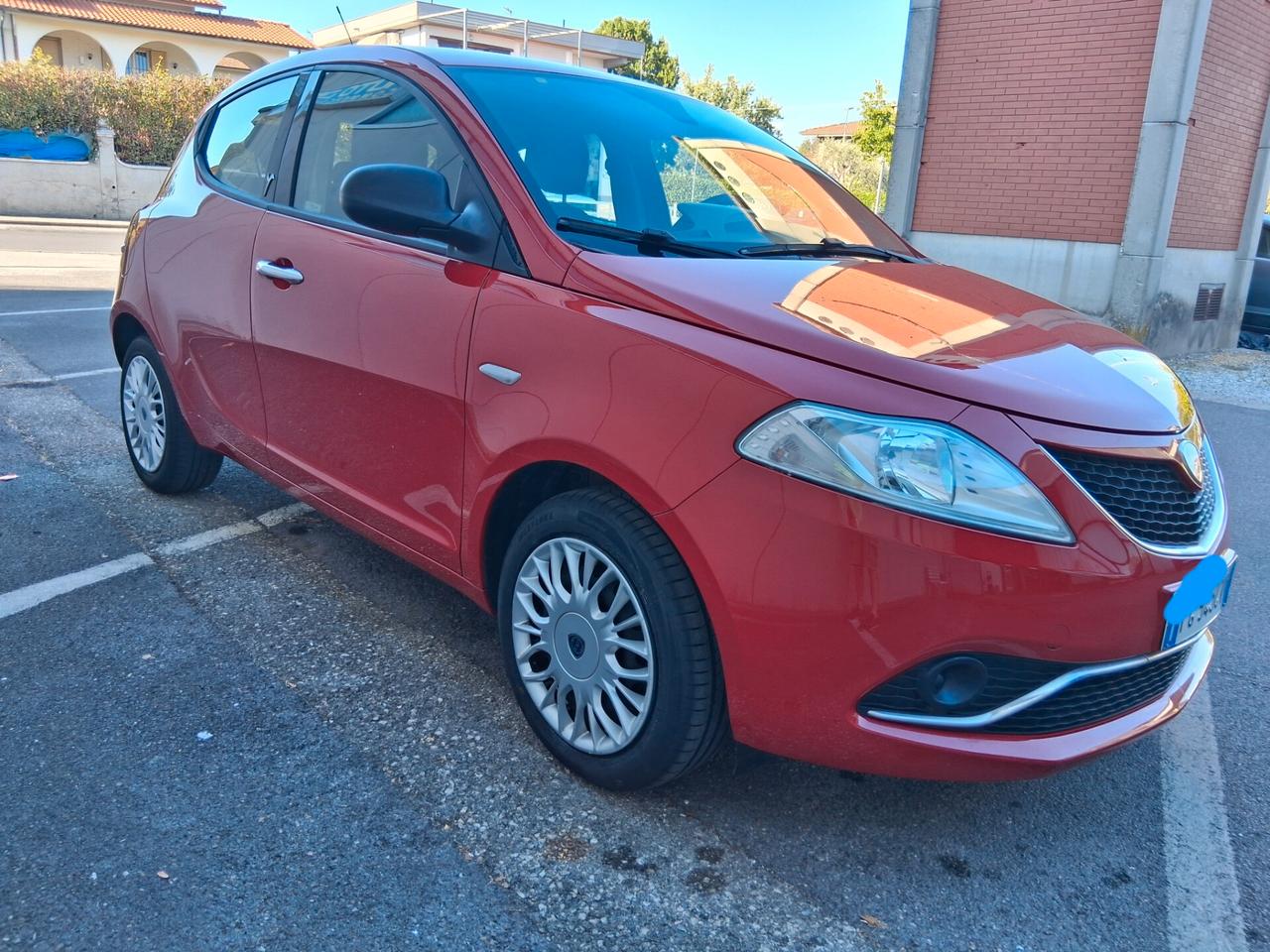 Lancia Ypsilon 1.2 69 CV 5 porte Silver