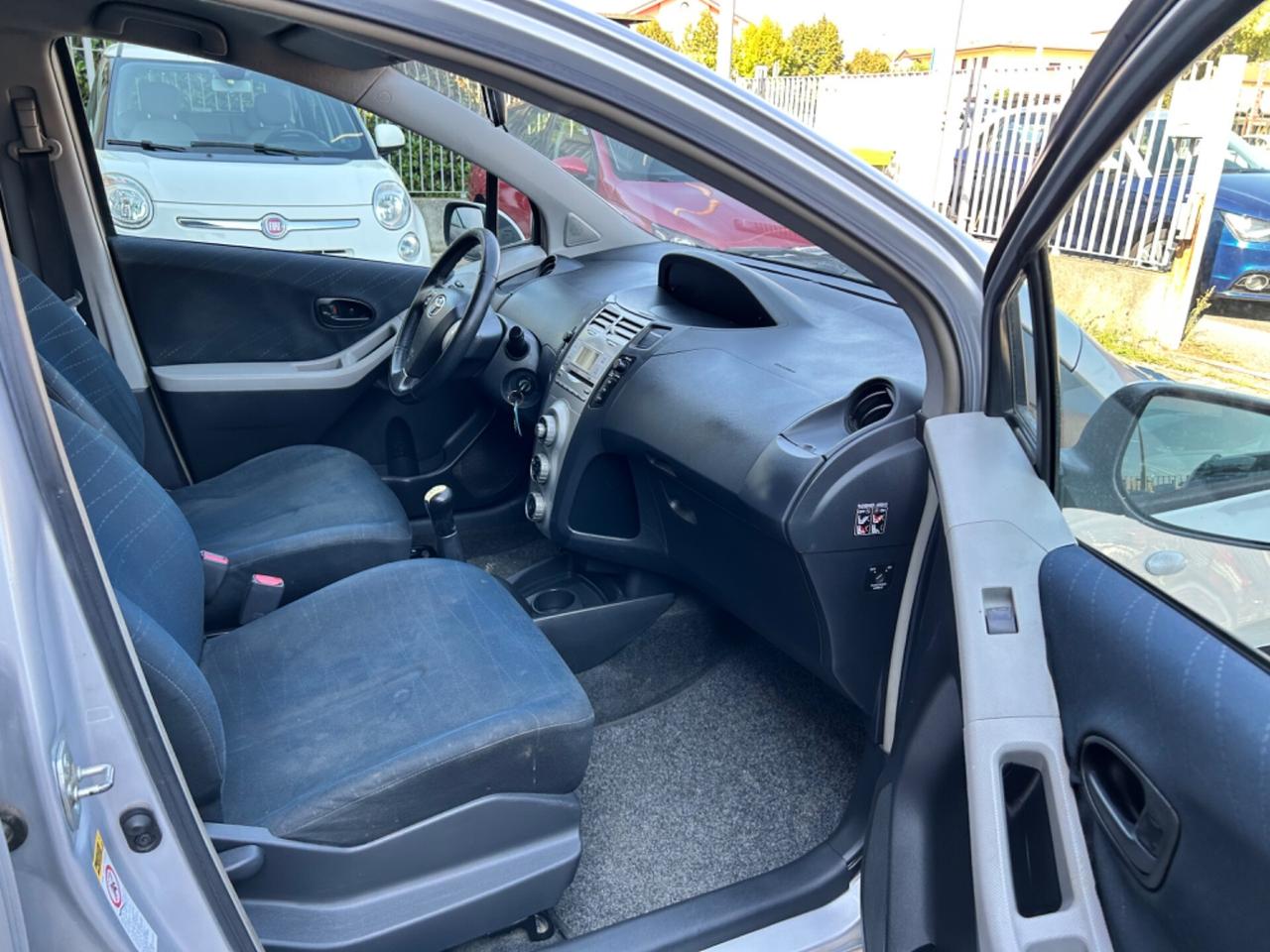 Toyota Yaris 1.0 5 porte neopatentati