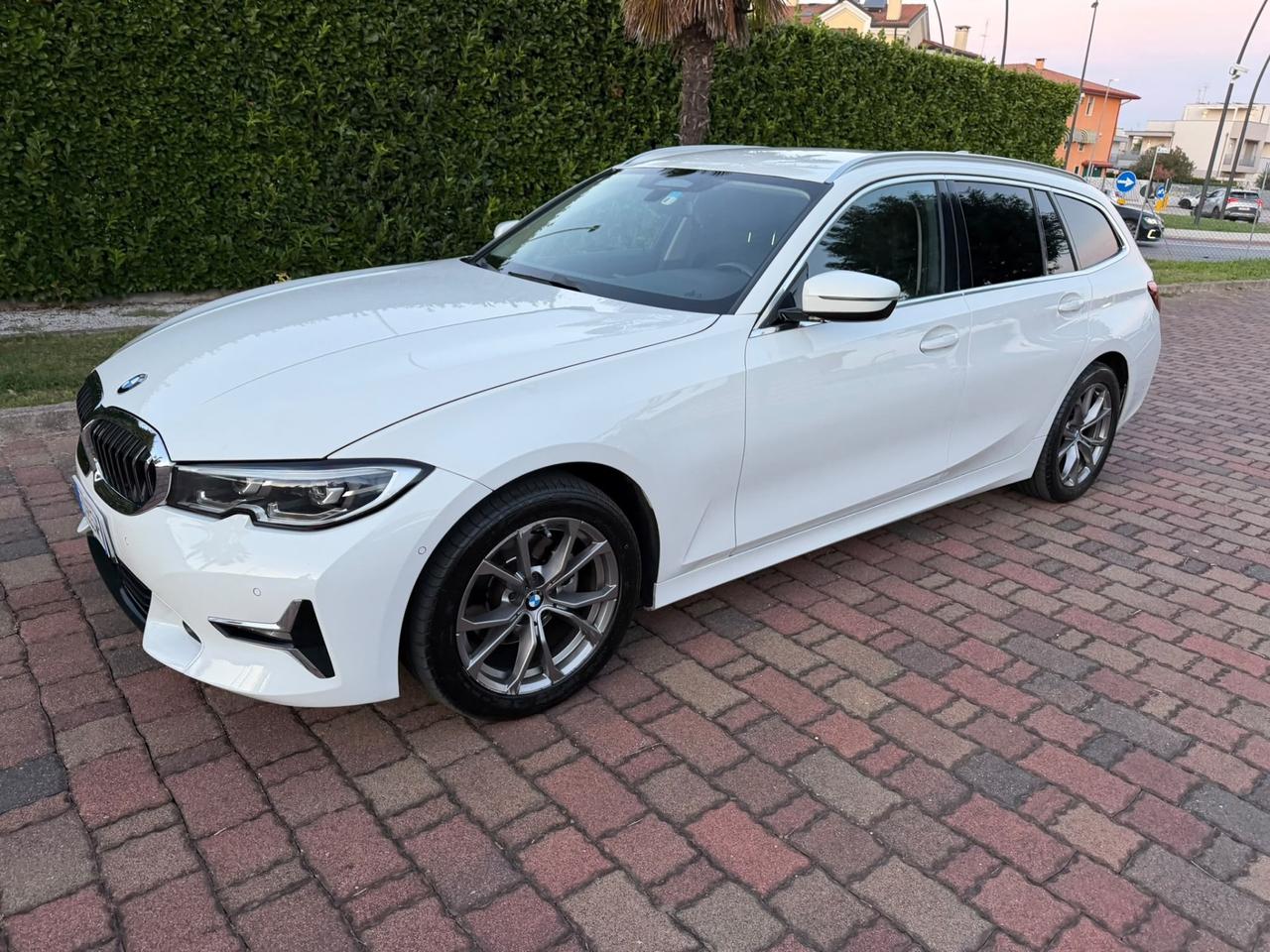 Bmw 320 320d xDrive Touring Luxury con gancio traino !!