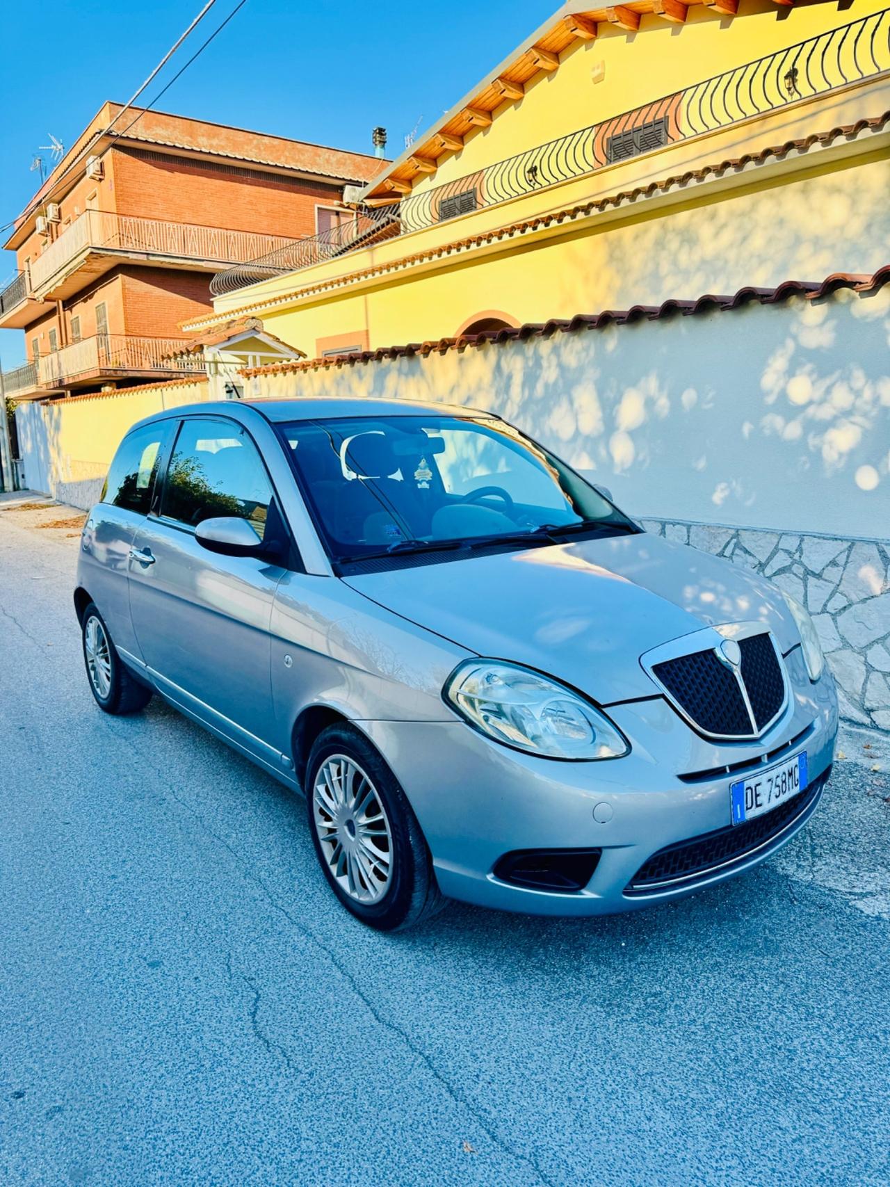 Lancia Ypsilon 1.2 Oro Giallo