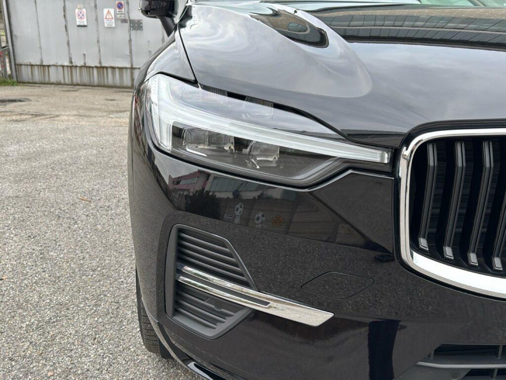 Volvo XC60 2.0 B4 Momentum Pro AWD Auto