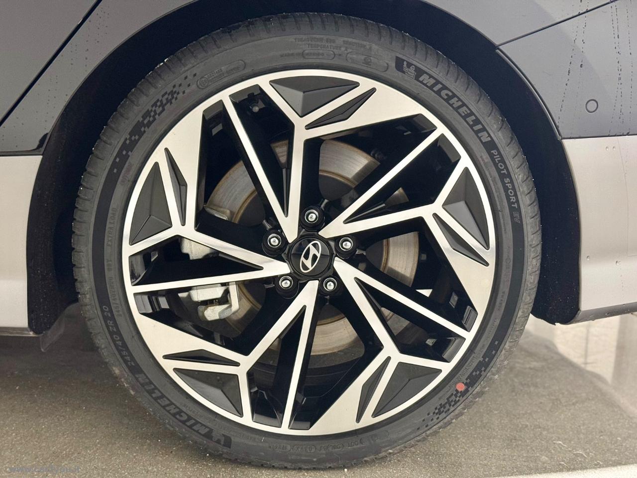 HYUNDAI Ioniq 6 77.4 kWh Evolution