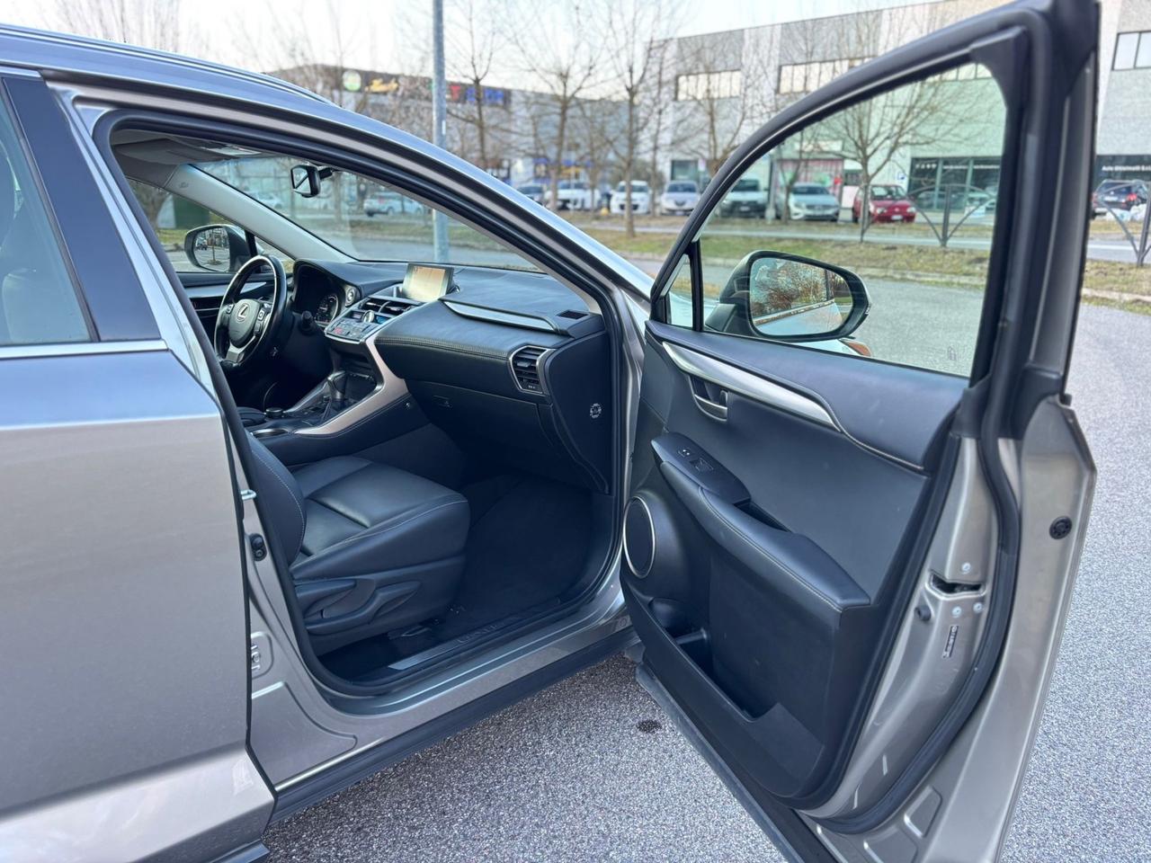 Lexus NX 300h Hybrid 4WD Executive