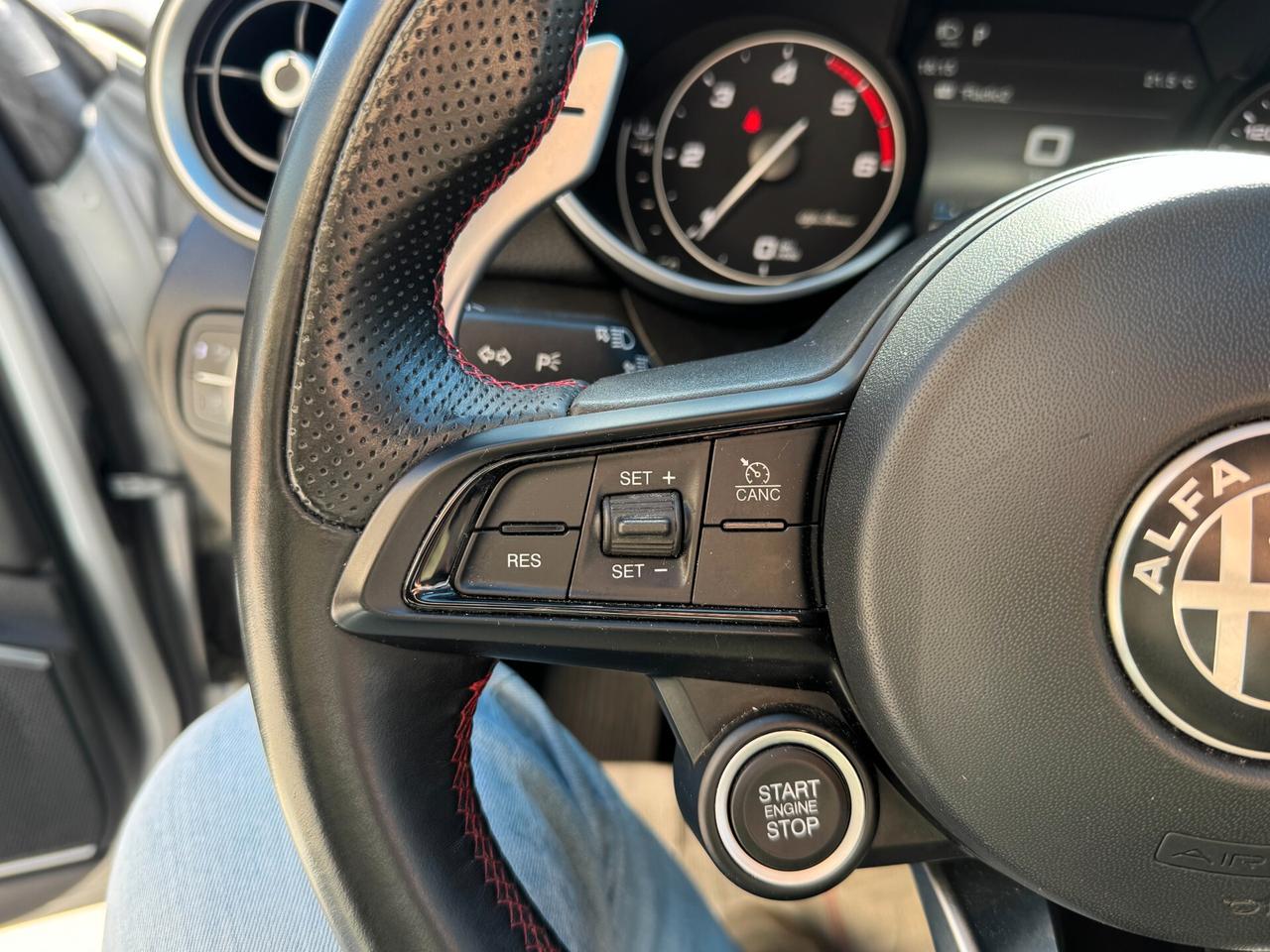 Alfa Romeo Giulia 2.2 Turbodiesel 160 CV AT8 Rosso Edizione