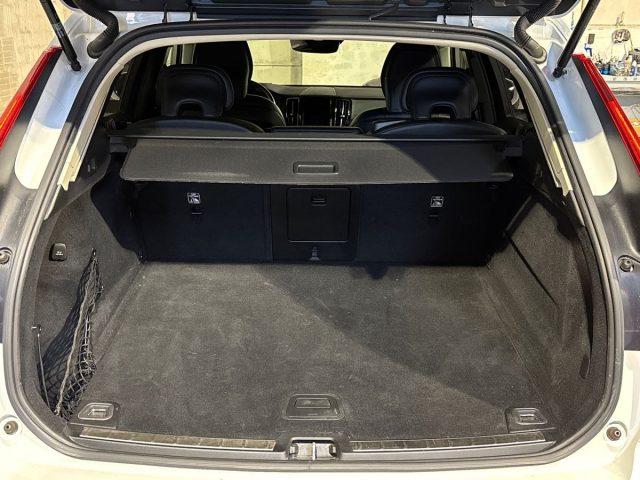 VOLVO XC60 B4 (d) AWD Geartronic Inscription
