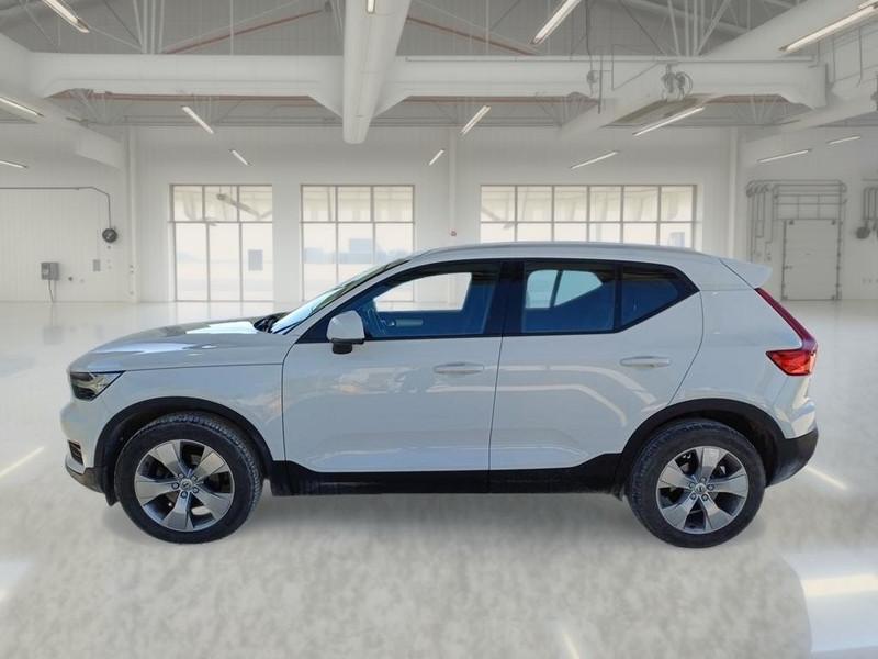 VOLVO XC40 T2 AUTOMATICO MOMENTUM SUV