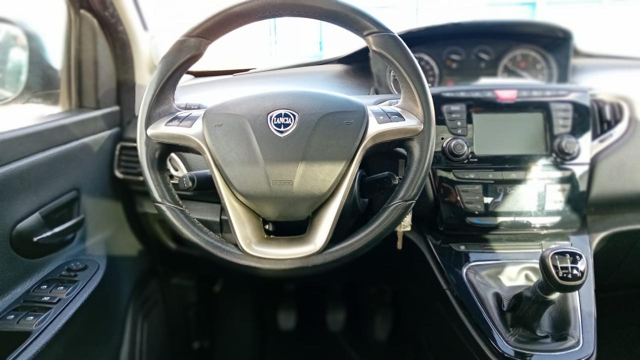 Lancia ypslon 1.3 mjt/95cv-t apr-2015